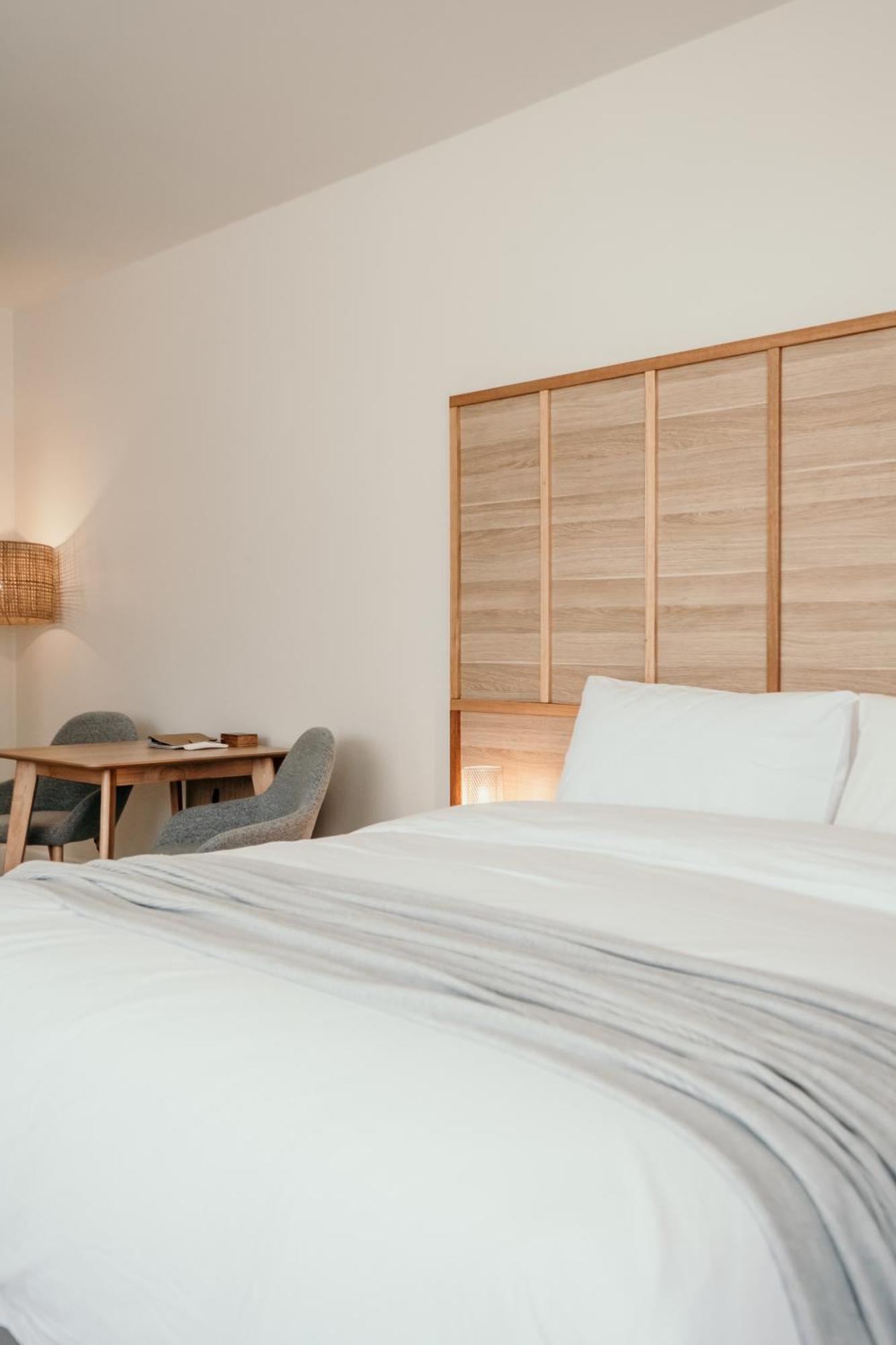 The Oak & Anchor Hotel Port Fairy Exterior foto A room at the hotel