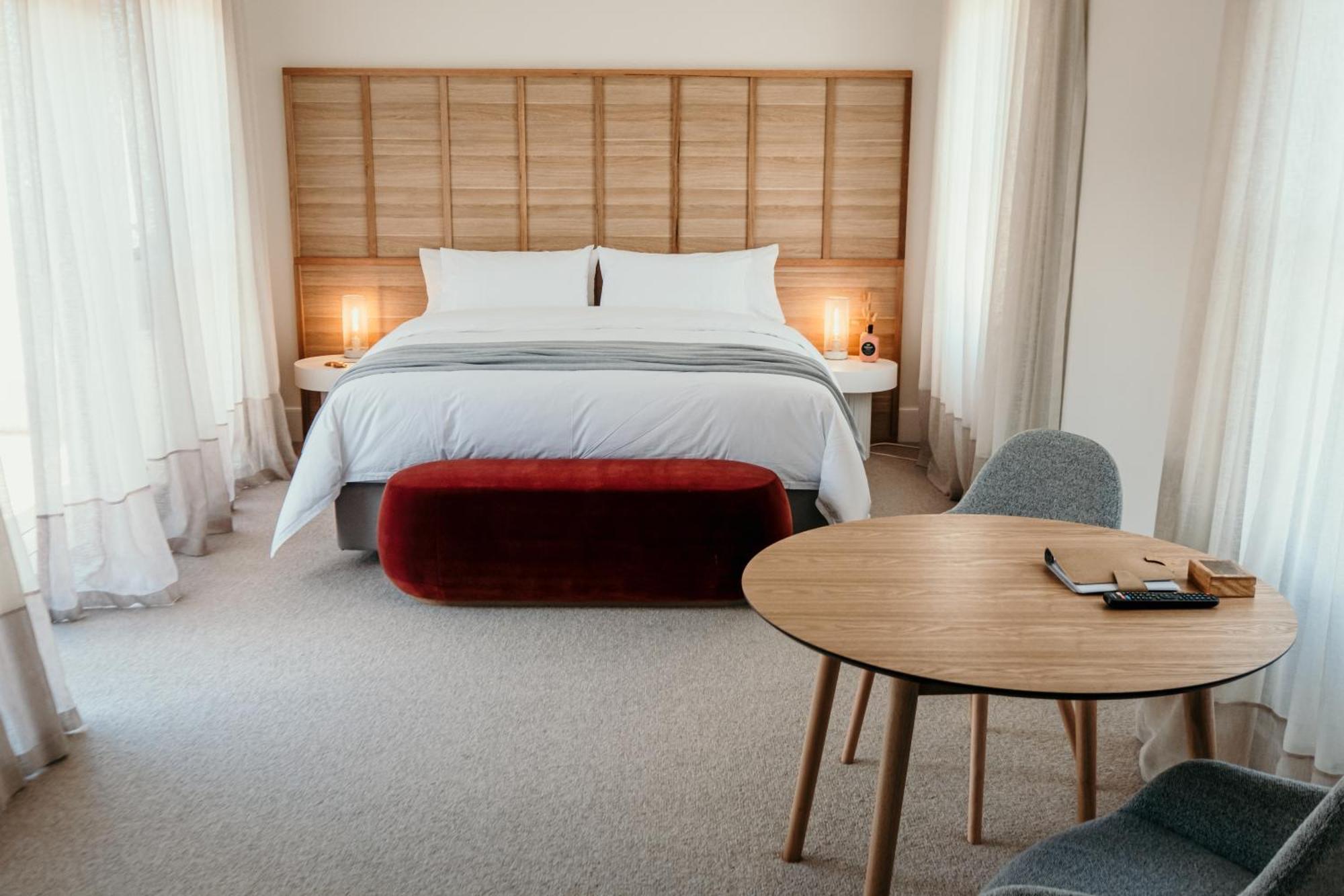 The Oak & Anchor Hotel Port Fairy Exterior foto A bedroom at the hotel